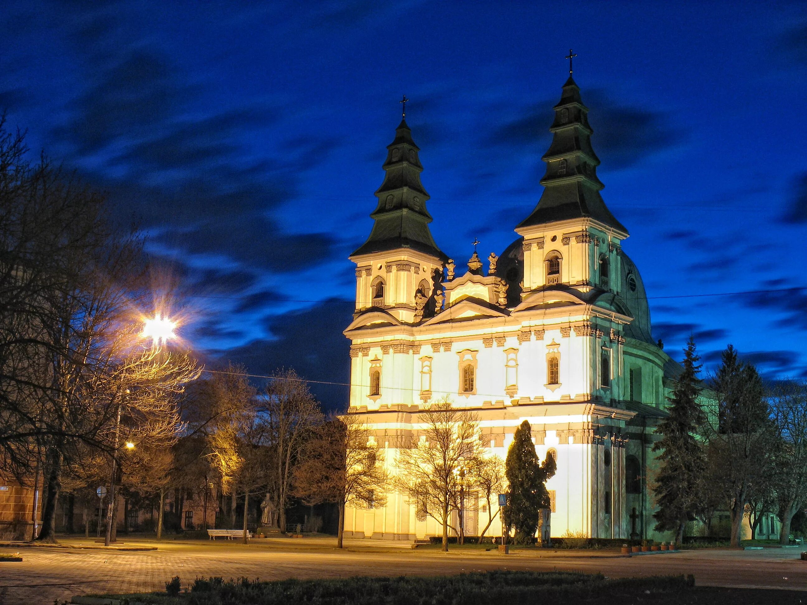 Архикафедральный собор угкц тернополь. Тернополь. Тернополь википедия. Город тернополь украина. Тернополь достопримечательности города.