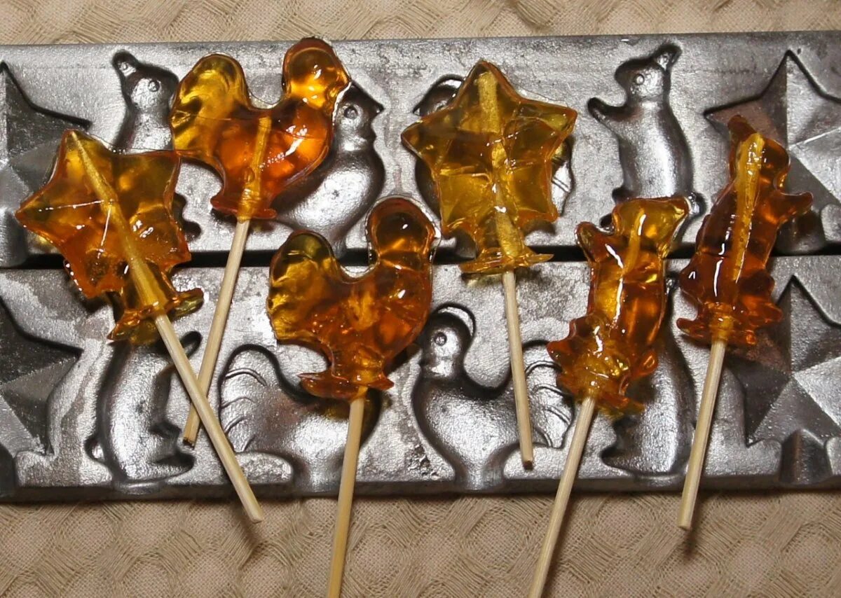 разноцветные леденцы. фото леденцов на палочке. карамель леденцовая 15г джойко. конфета на палочке. фото леденцов на палочке.