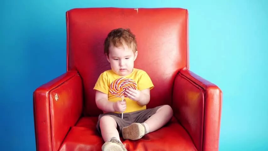 Baby sitting in Chair. Lil sitting in Chair. Sit for Kids. Voice children who are sitting in Chairs.