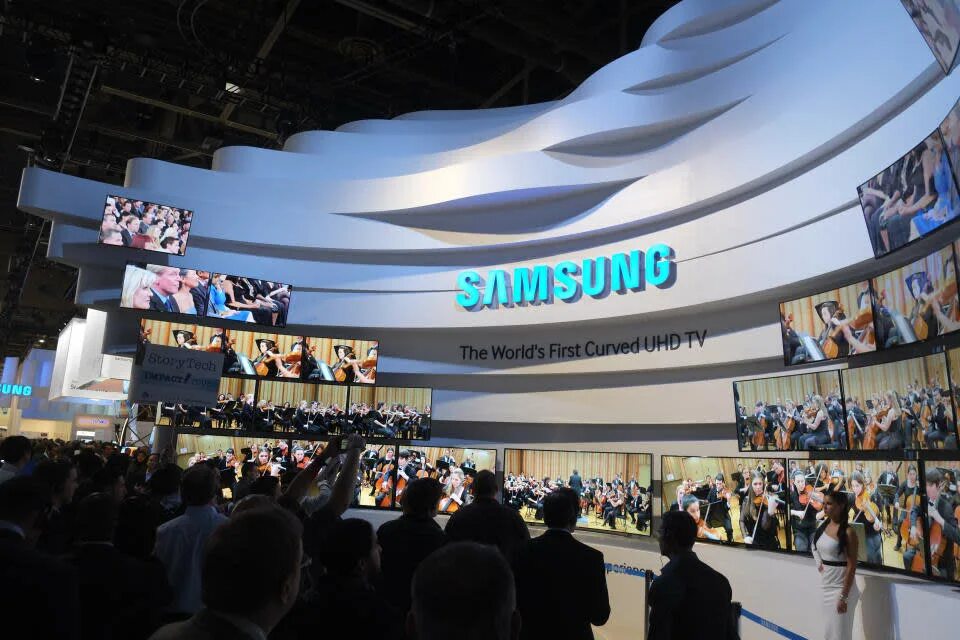 Samsung kompaniyasi asoschisi. Самсунг логотип в корее. Когда заработает самсунг. Лицо компании самсунг. Когда заработает самсунг.