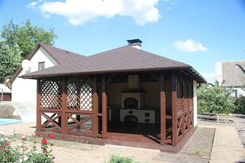 Деревянная беседка с барбекю. Беседка 6 на 3. Мангальная беседка деревянная. Мангальная беседка деревянная. Беседка 4 на 3 с мангалом с четырехскатной крышей.