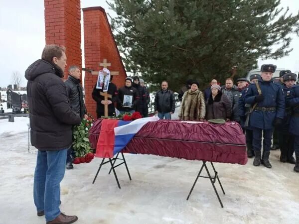 Сво последние новости сегодня срочно. Кладбище с погибшими на сво. Могилы погибших на Украине. В Самарской области простились.