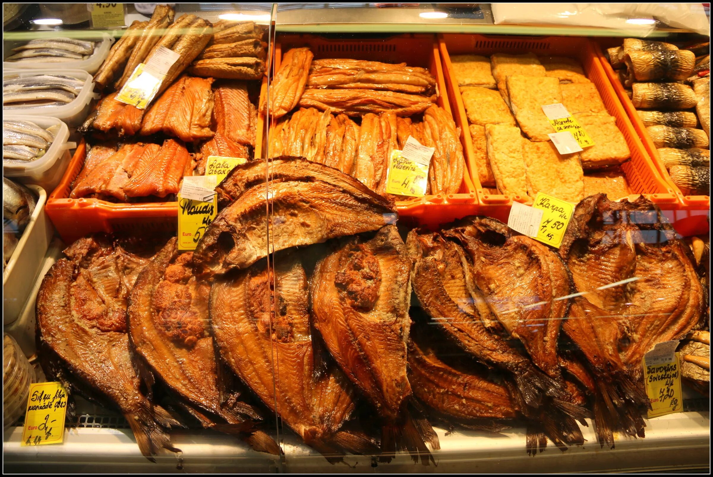 алкогольный сувенир из калининграда. привезу из калининграда в москву. старый таллин коньяк. мурманск рыбный магазин в порту портовый. что привезти из калининграда из еды.