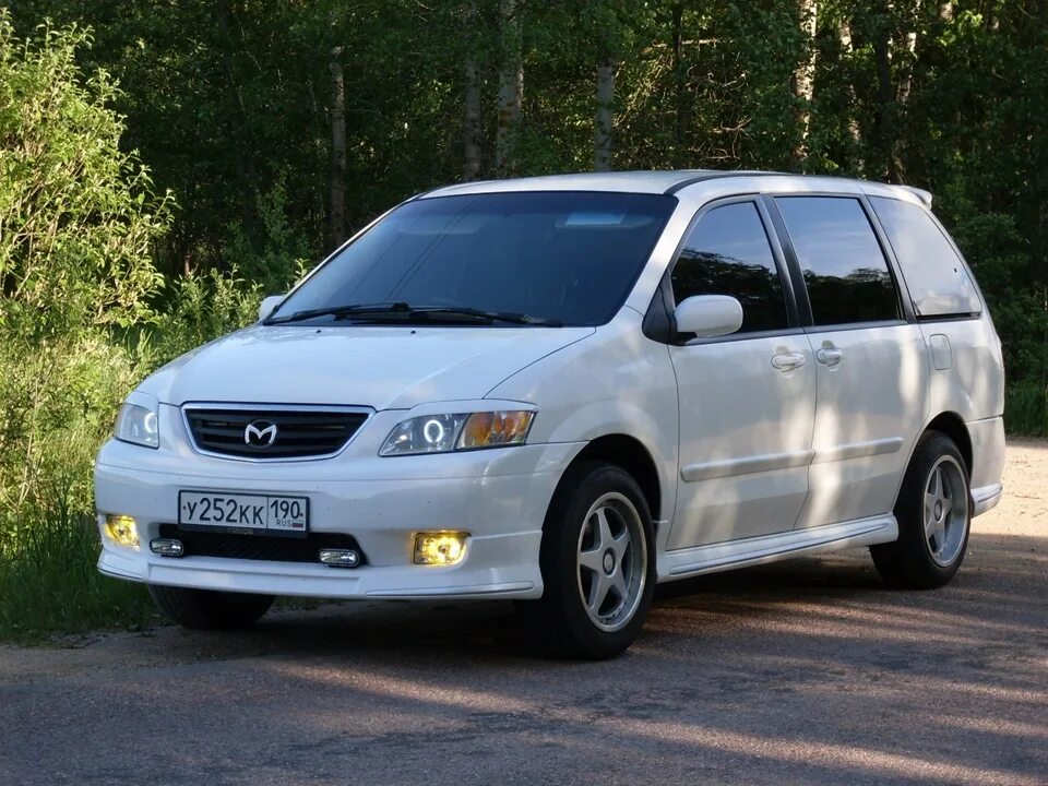 Мазда мпв приморский край. Мазда МПВ 2011. Мазда MPV 2011. Mazda MPV 2006. Реснички Mazda MPV 2001.