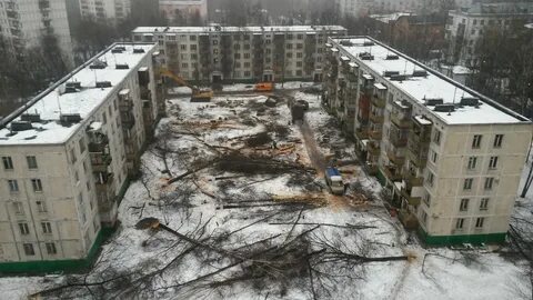 На первом этаже 9