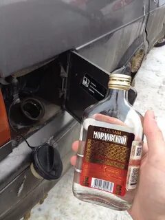 Сколько лить спирта в бензобак