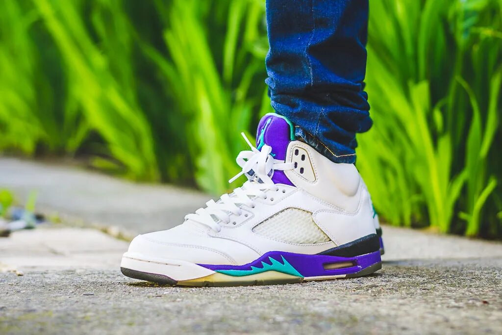 Кроссовки air jordan 5. Nike Air Jordan 5 grape. Air Jordan 5 grape. Nike Air Jordan 5 Retro. Nike Air Jordan 5.