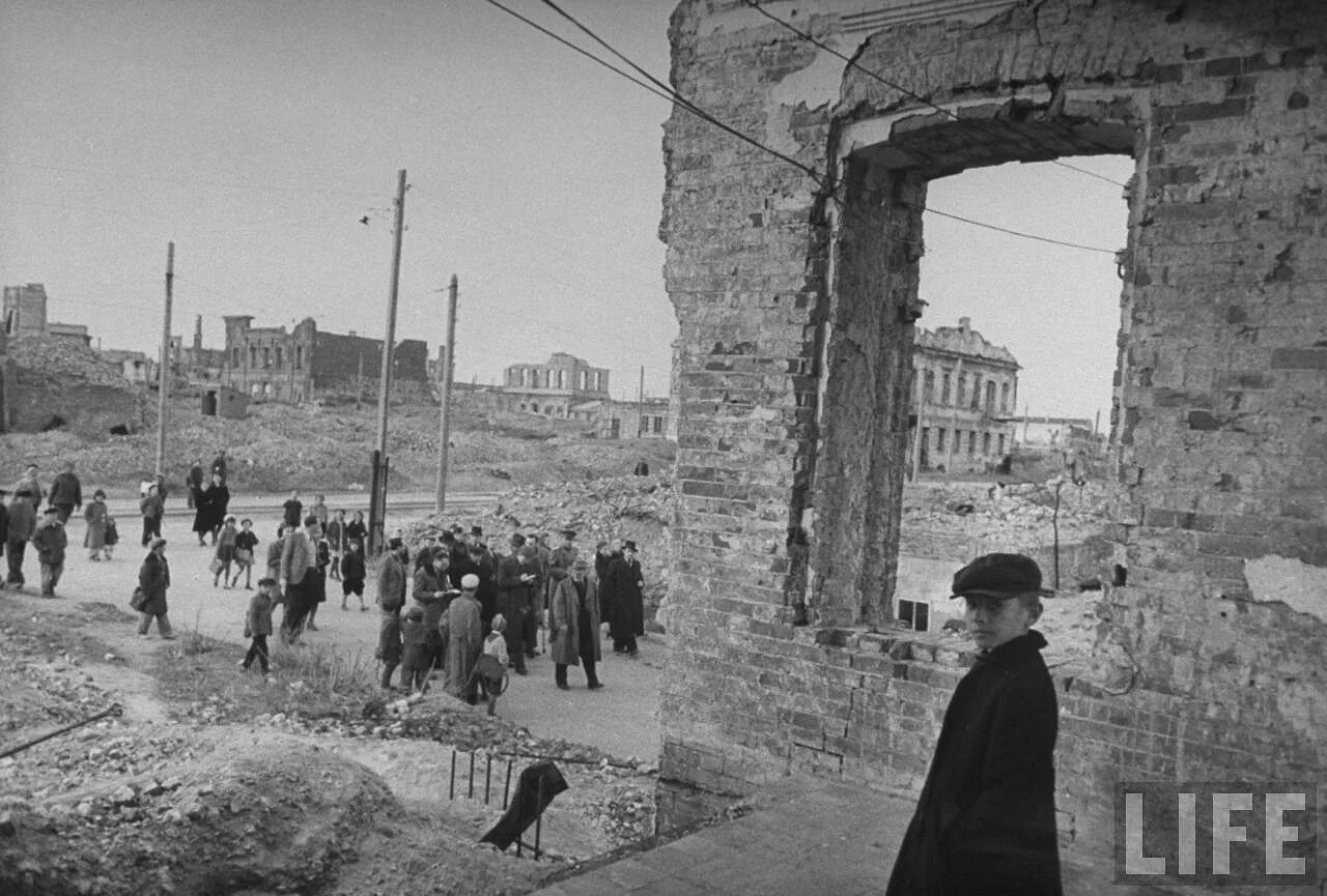 Сталинград 1947. Сталинград в 1947 году. Сталинград после войны 1950. Послевоенный Сталинград в фотографиях.
