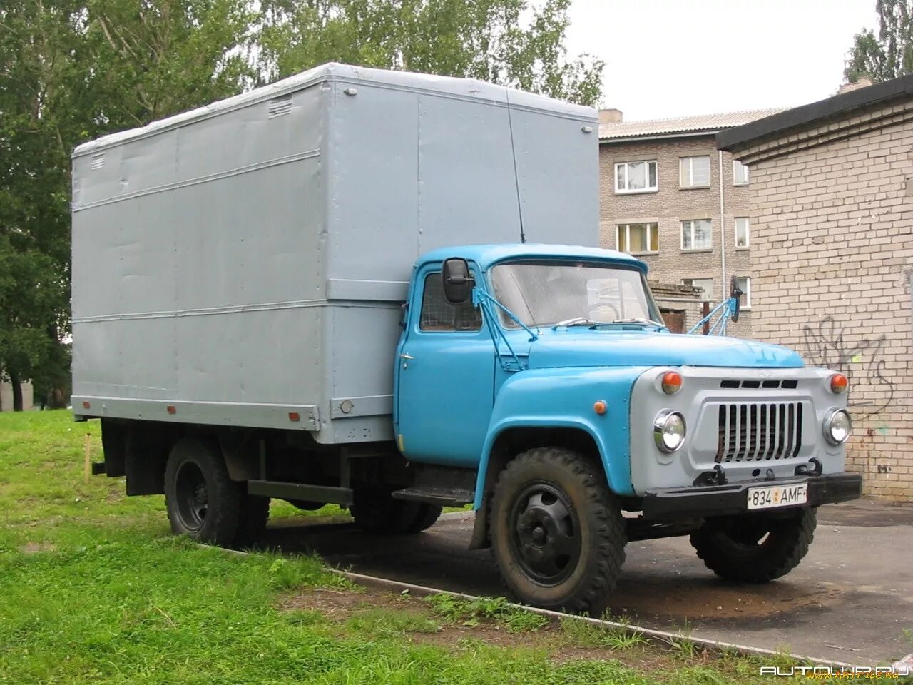 ГАЗ 53 фургон грузовой. ГАЗ 52 3307. ГАЗ-52 грузовой. Газон ГАЗ 53.