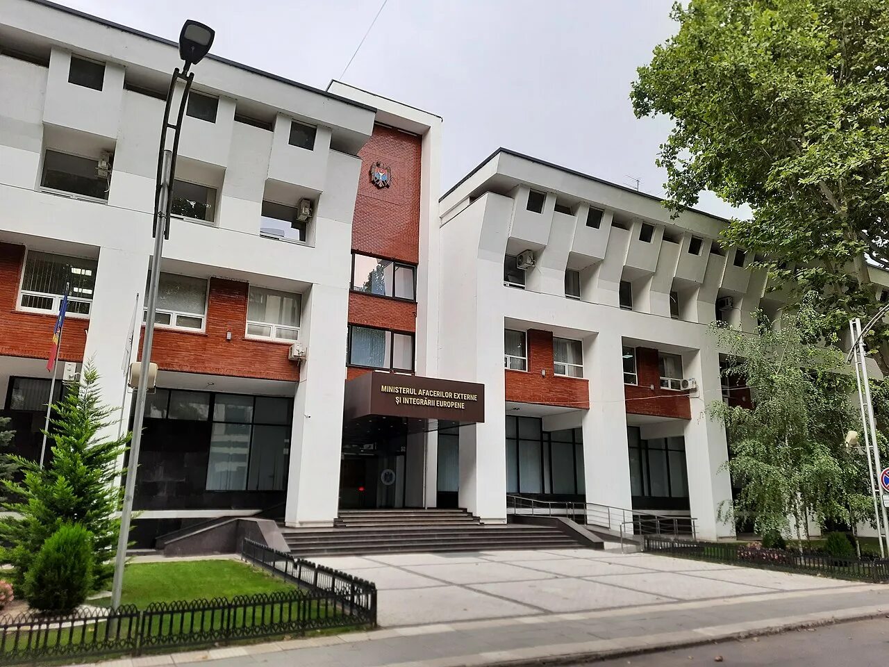 Министр иностранных дел нику попеску. Попеску мид молдовы. Министр иностранных дел молдавии николай попеску. Николай попеску мид молдовы. Нику попеску, министр иностранных дел и европейской интеграции.