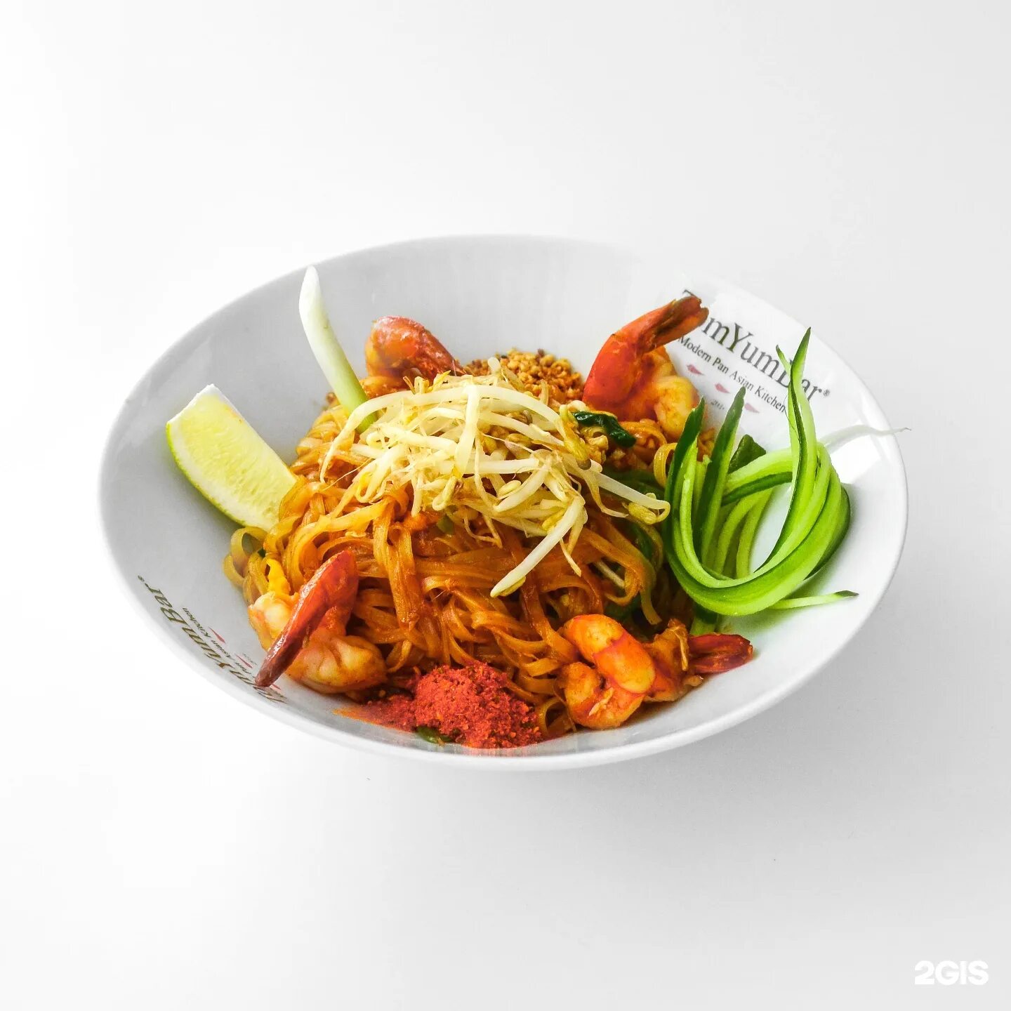 Хрустящая лапша. Вок пад Тай. Лапша пад Тай с тигровыми креветками. Pad Thai рисовая лапша. Пад Тай (жареная лапша).