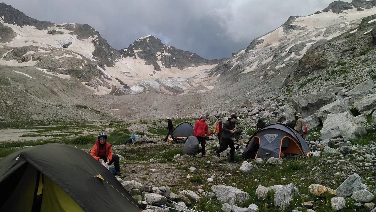 вулкан камень восхождение. альпинизм эверест. гора эверест(джомолунгма). восхождение 4. гималаи.