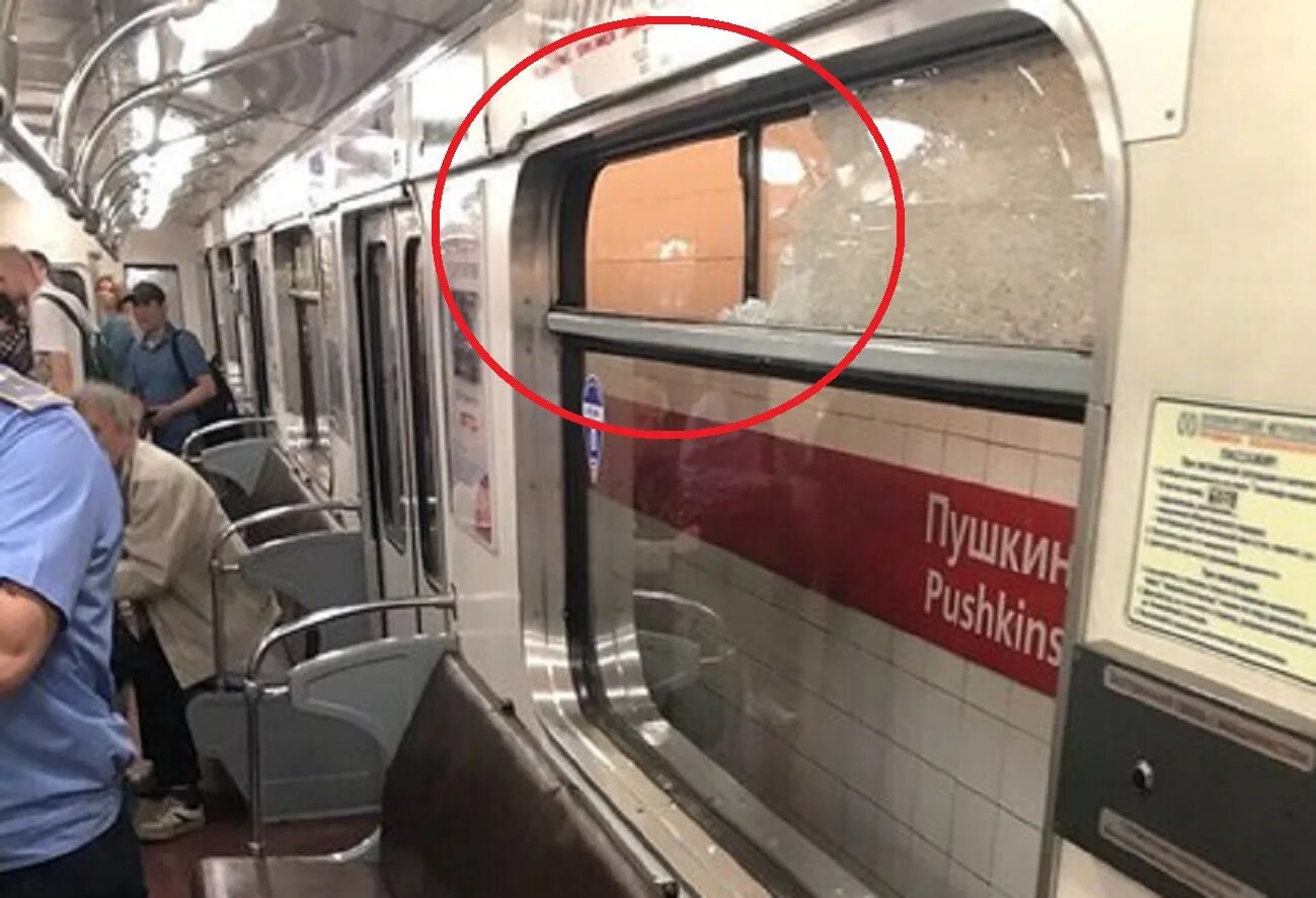 Эвакуация в метрополитене. Поезда красной ветки спб. Метро красная ветка спб фото. Метро санкт петербурга красная ветка что случилось. Поезда на синей ветке метро.