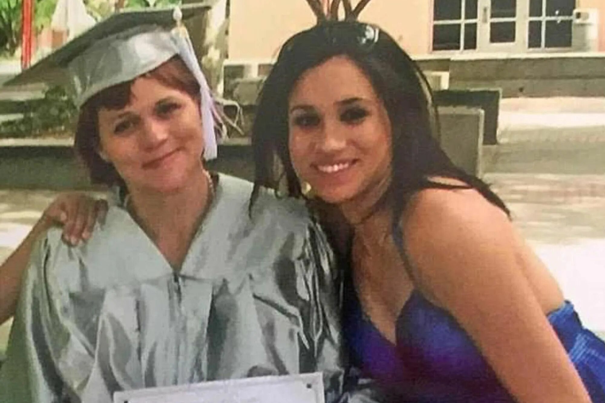 She is half her sister. She is half her sister. Lost family. Саманта маркл. She is half her sister.