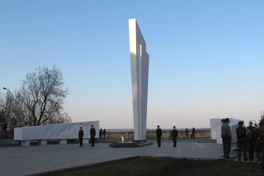 В Кировской области перед 9 мая проверили состояние мемориалов с Вечным огнем