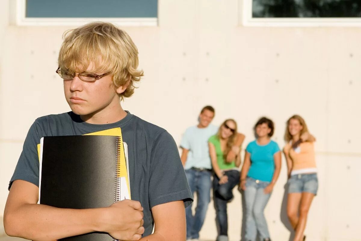 The boys are students. Трудности подростков. Школьники подростки. Подростковый Возраст.