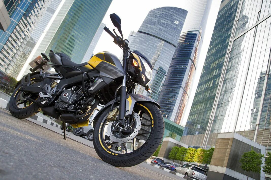 Bajaj pulsar 200ns. Bajaj Pulsar ns200 2022. Баджадж Пульсар НС 200 2022 года. NS 200 2022. Bajaj Pulsar NS 200 2019 года купить.