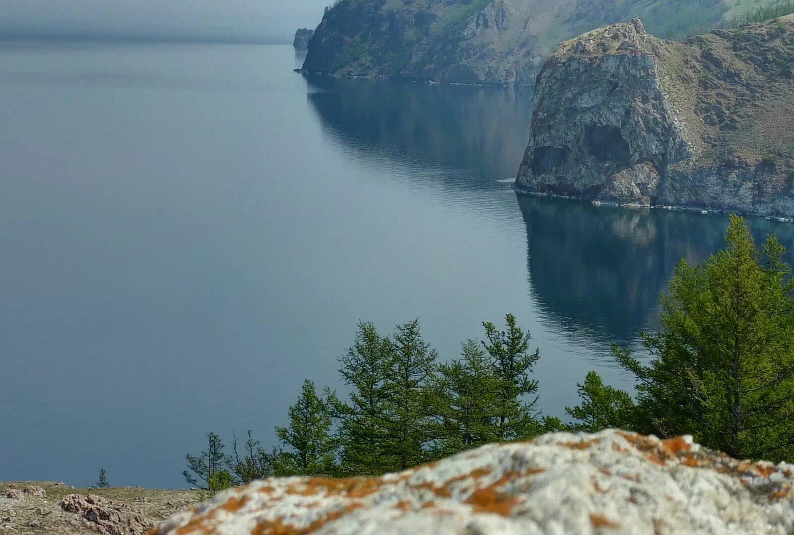 Какая страна известна озерами. Байкал наследие ЮНЕСКО. Озеро Байкал. Озеро Байкал природное наследие ЮНЕСКО. Озеро Байкал всемирное наследие России.