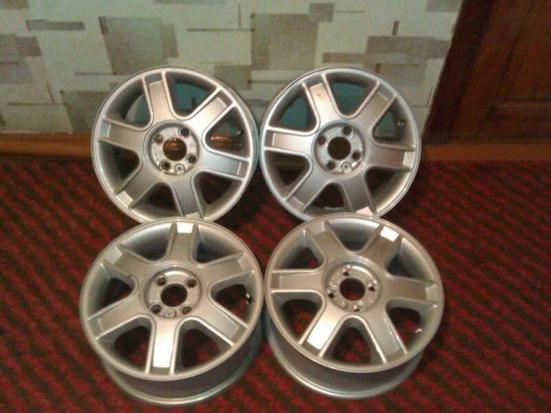 Диски рено логан 2 r15. Диски рено логан 2 r15. Бу диски на логан литые. Литые диски рено логан р14. Диск литой рено логан 416.