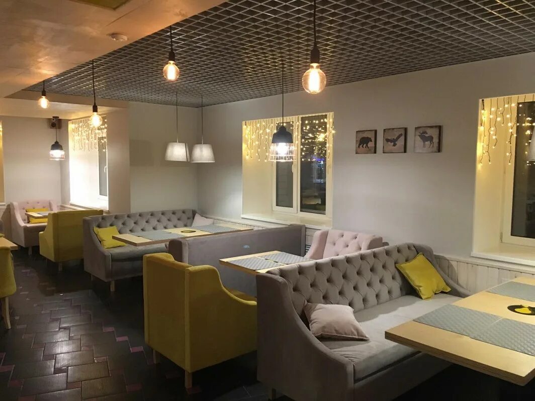 Гостиница космос казань. Кафе хинкальная казань. Отель ибис казань. Артель казань ресторан. Артель казань.