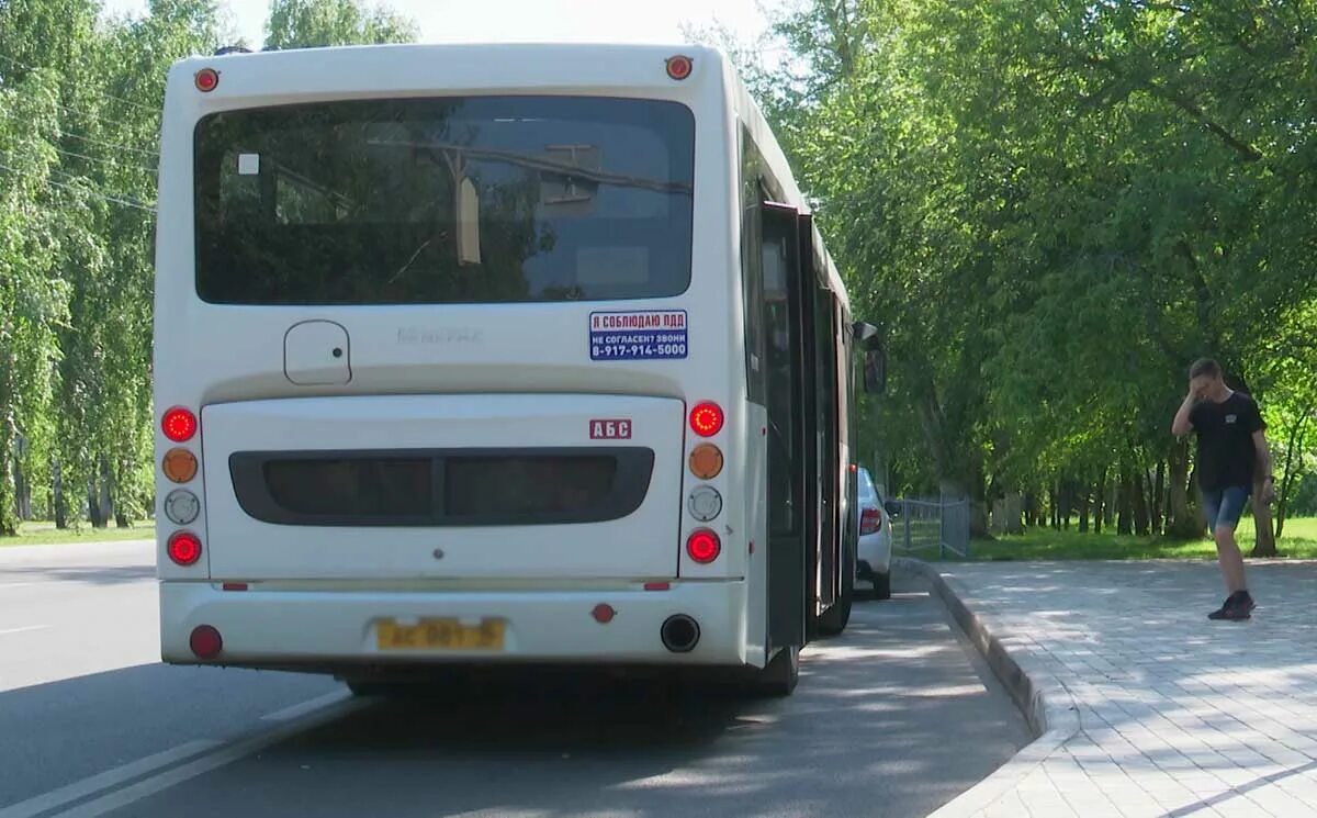 Езда на автобусе. Автобусы Нижнекамск. Автобусная площадка. Фото автобусов Нижнекамск.