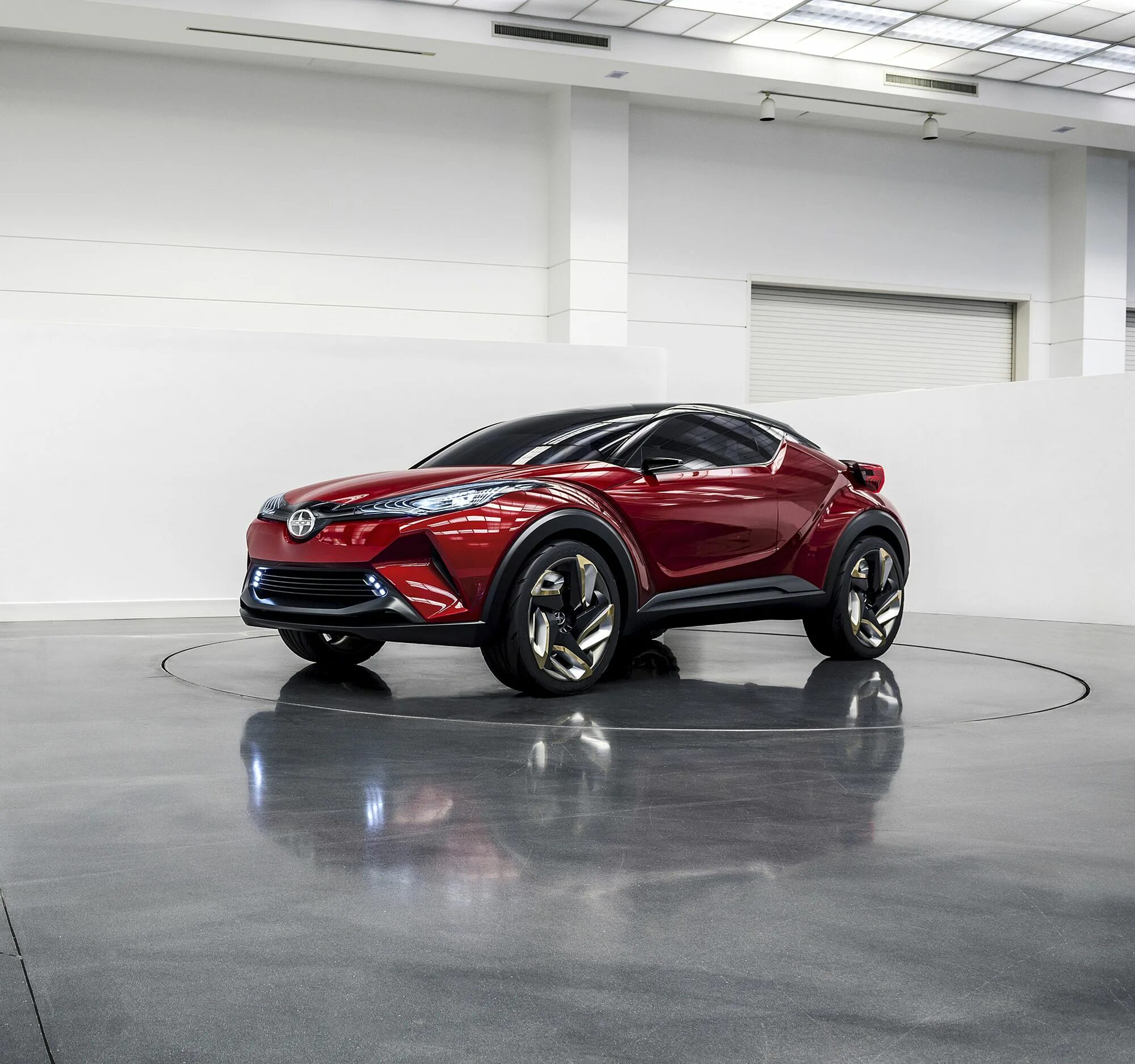 Toyota новые модели. Toyota Chr. Toyota c-HR 2015. Toyota Ch-r 2017. Тойота Chr 2022.