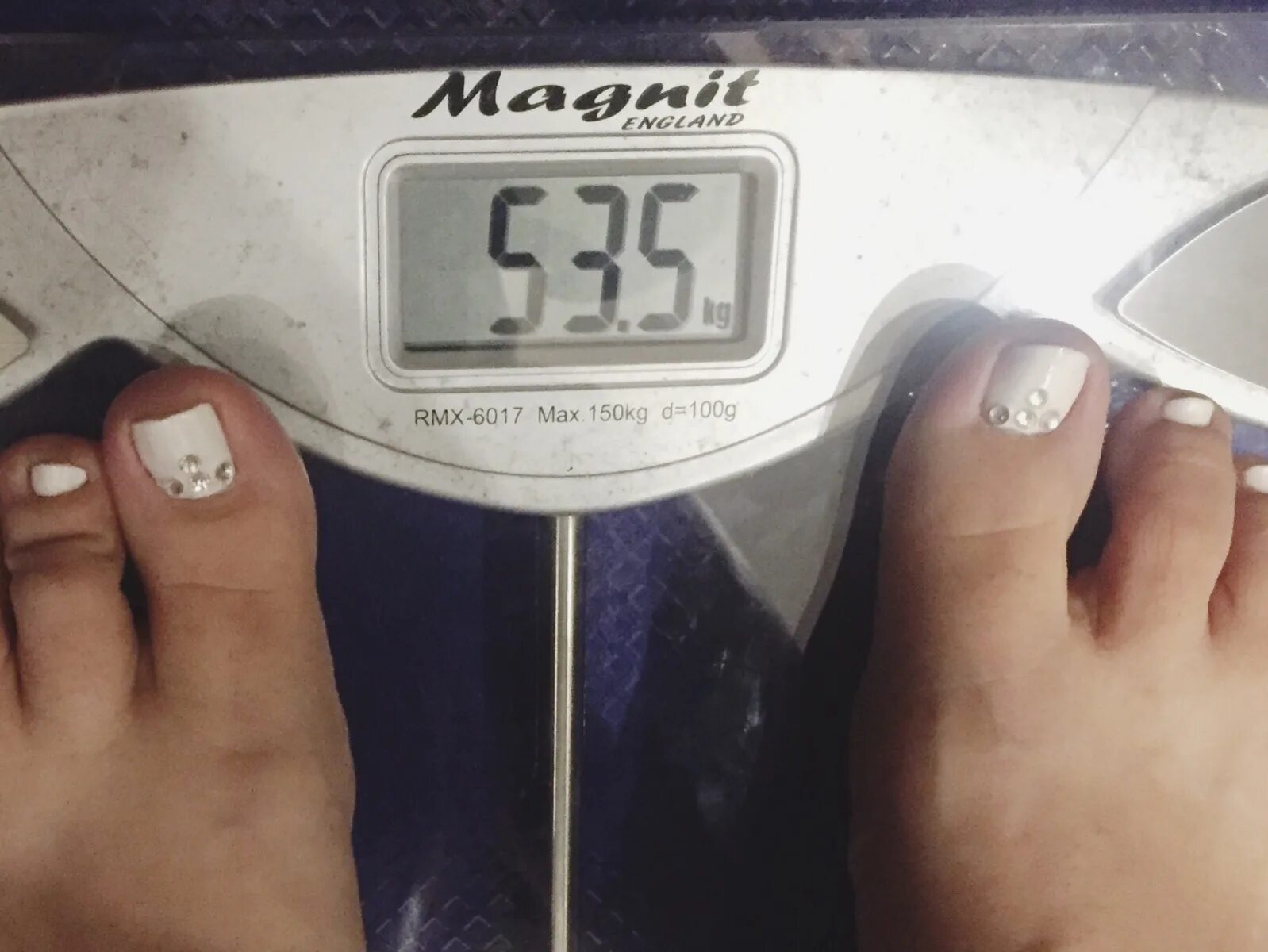 пять килограмм на весах. вес 60 кг весы. пять килограмм на весах. весы напольные 60 кг. весы 70 кг.