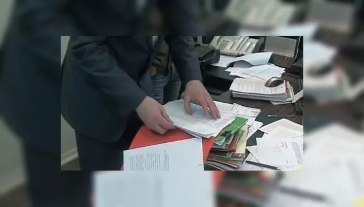 Выемка документов следователем. Выемка документов картинка для презентации. выемка документов картинки. неман администрация изъятие документов. выемка документов картинки гиф.