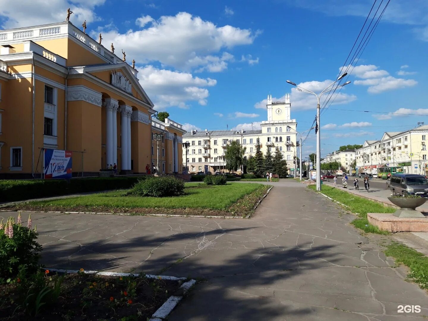 Сайт алюминщик новокузнецка. ДК Алюминщик Новокузнецк. Дворец Алюминщиков Новокузнецк. Дворец Алюминщиков Новокузнецк парк. Кемеровская область Новокузнецк улица Ленина 41 Алюминщик.