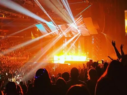 The concert starts