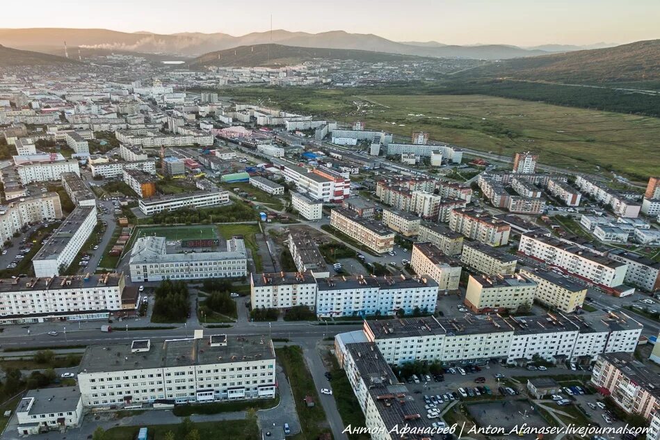 Какой микрорайон города магадан является самым юным. Магадан микрорайон яма. гороховое поле магадан. микрорайоны магадана. магадан ул наровчатова.