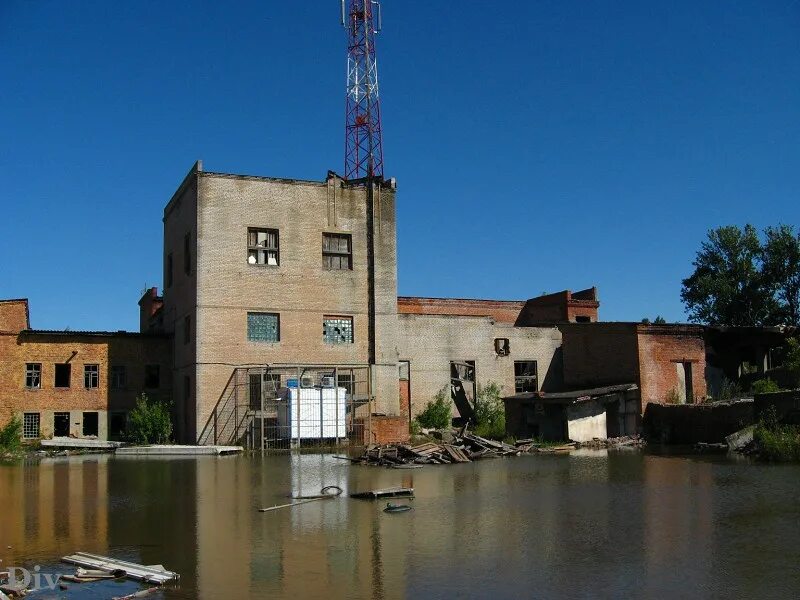 фабрика михаила васильевича ломоносова. ломоносов заводы. завод им ломоносова в санкт-петербурге. заброшенный кирпичный завод стрельна. ломоносов заводы.