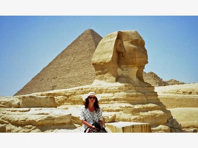 Пирамиды Гизы туристы. Пирамида Гиза селфи. Египет пирамиды селфи. Египет вид на пирамиды селфи. Египет в мае отзывы