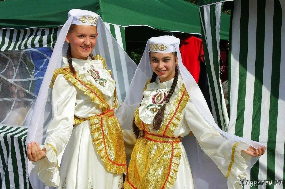 Татары костюмы картинки. Национальный костюм татары татарстан. национальный костюм сибирских татаров. сибирские татары национальный костюм сибири. национальный костюм татаров казанских.