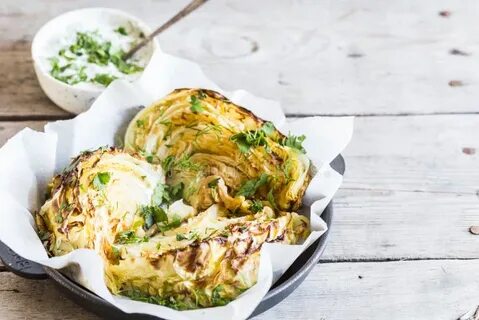 Стейк из капусты с курицей