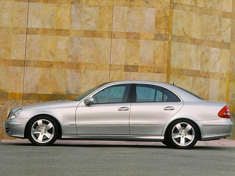 W211 2002 года. Mercedes benz e class w211. mercedes benz w211 2008. мерседес бенц е320 2002. мерседес бенц 211.