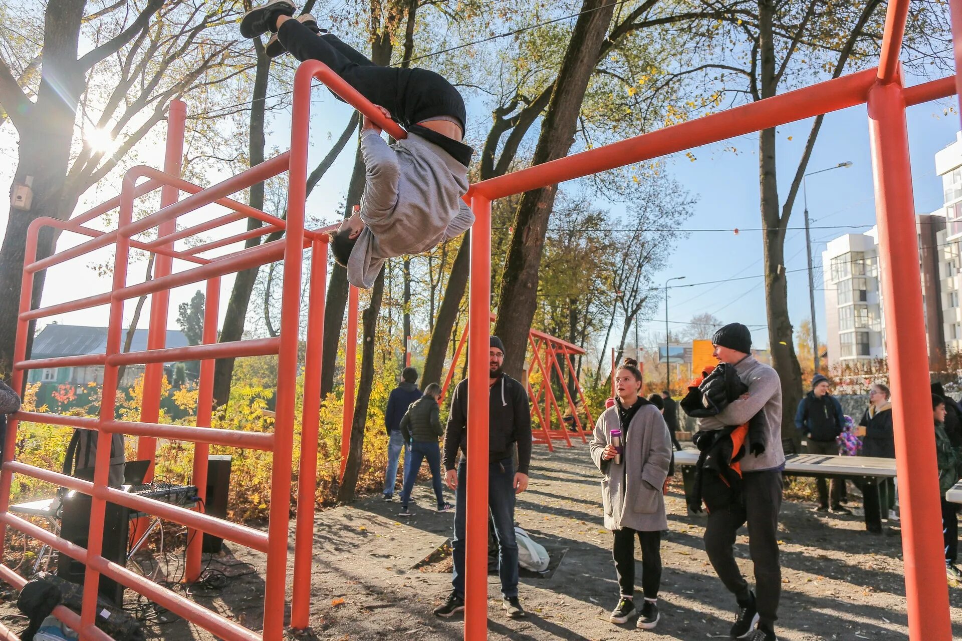 Включи парк. Сквер молодежный Звенигород. Перевоз парк молодежный. Сквер молодежный Перевоз. Воркаут площадка в Гамурзиево.