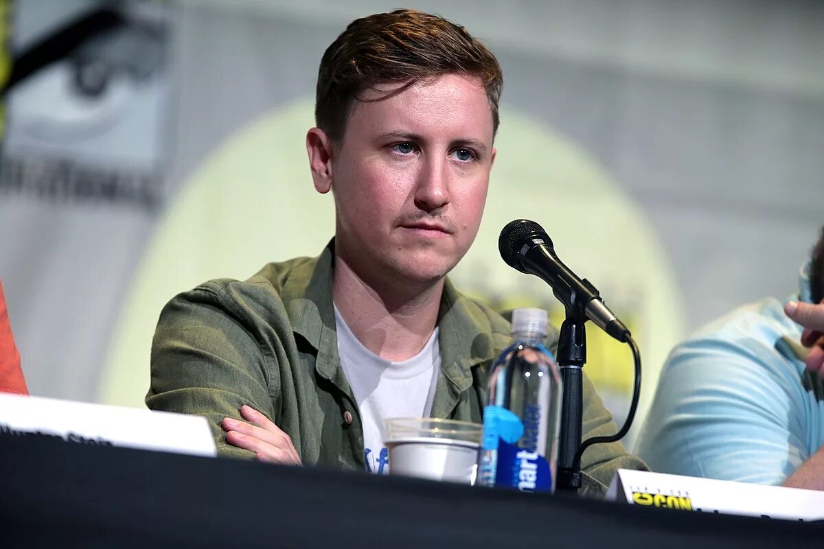 Джонни пембертон фильмы. Эми луис пембертон. Макс пембертон актер. Грег пембертон. Актер сериала мик чип пембертон.