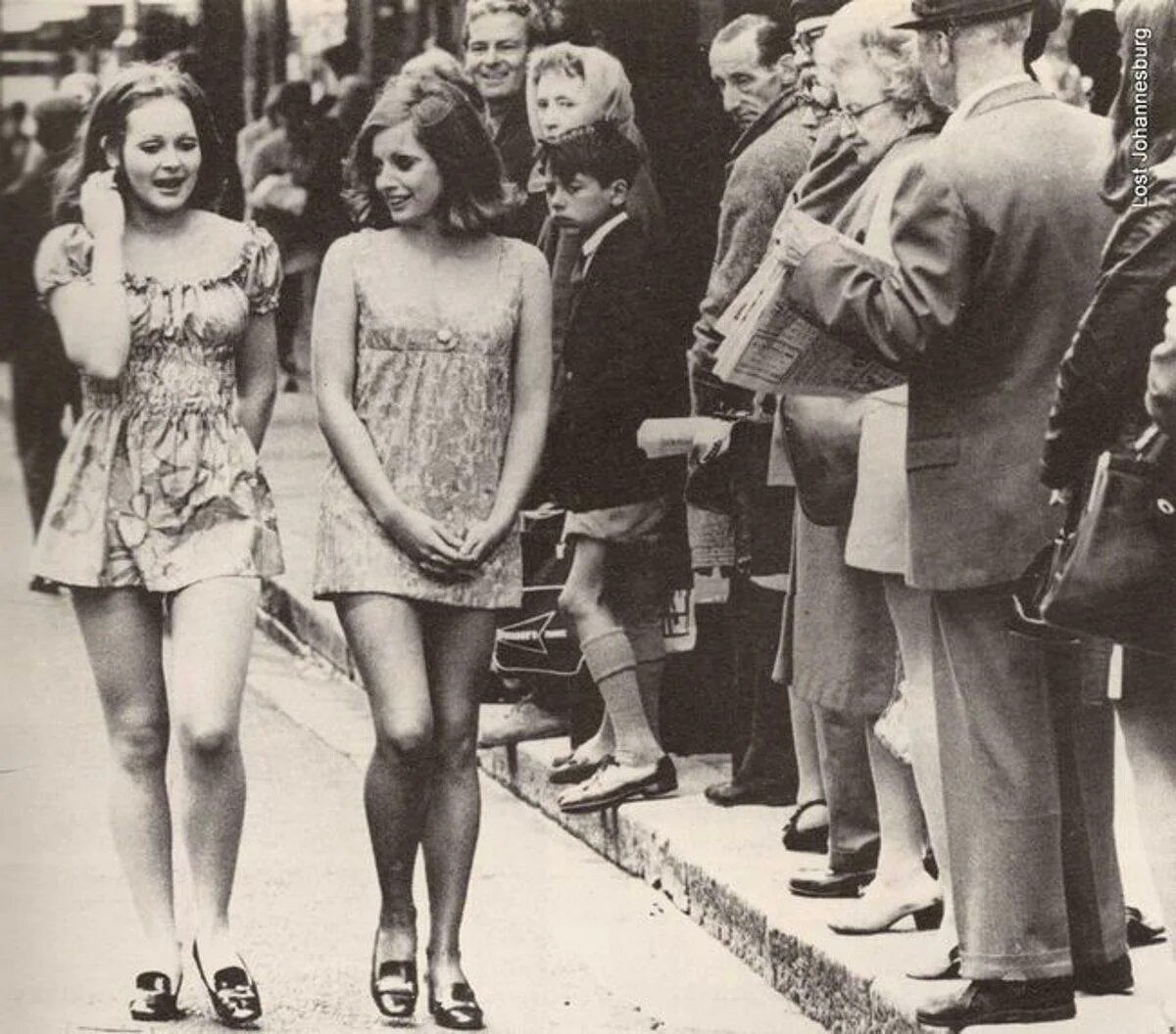 Кейптаун 60е годы. Мини юбки 60-х годов. Мини юбки семидесятые годы. Мини юбки 1960.