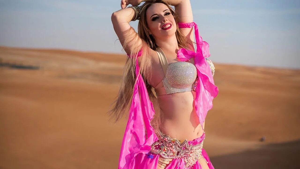 Арабский танец живота видео. Aziza бейлиденс. Aziza belly Dancer. Арабский танец живота.