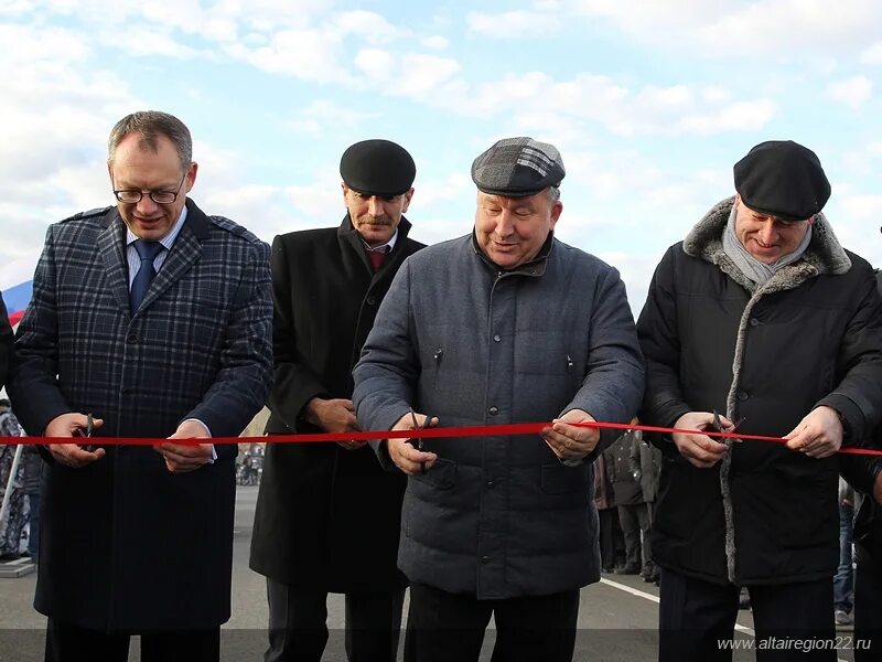 Све директора ОАО ДМЗ. Награждение Юрием Сорокиным на открытии объездной дороги. Начальник на автомобильной дороге.