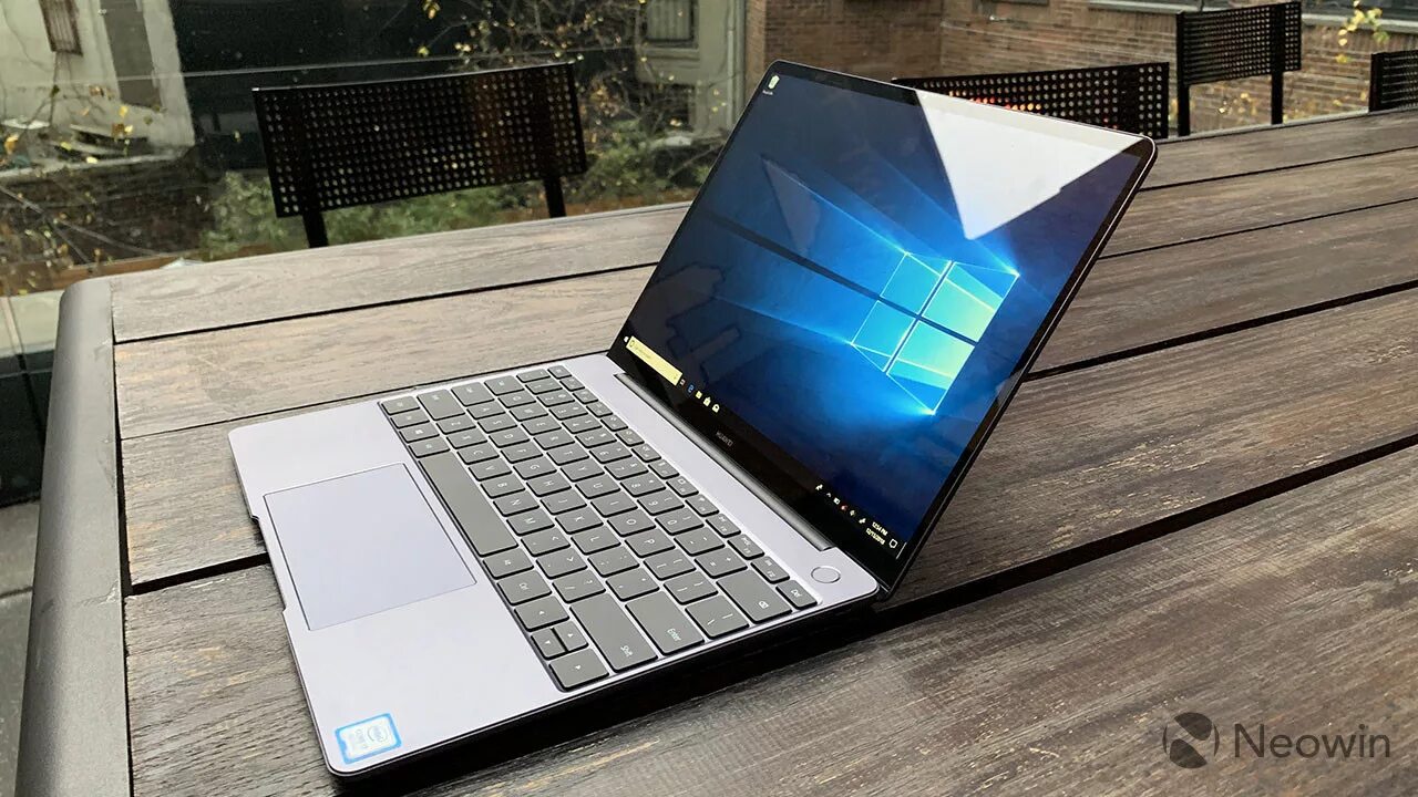 Huawei matebook d игры. Huawei MATEBOOK 13. Huawei MATEBOOK 13 2019. Huawei MAGICBOOK 13. Mate book 13.