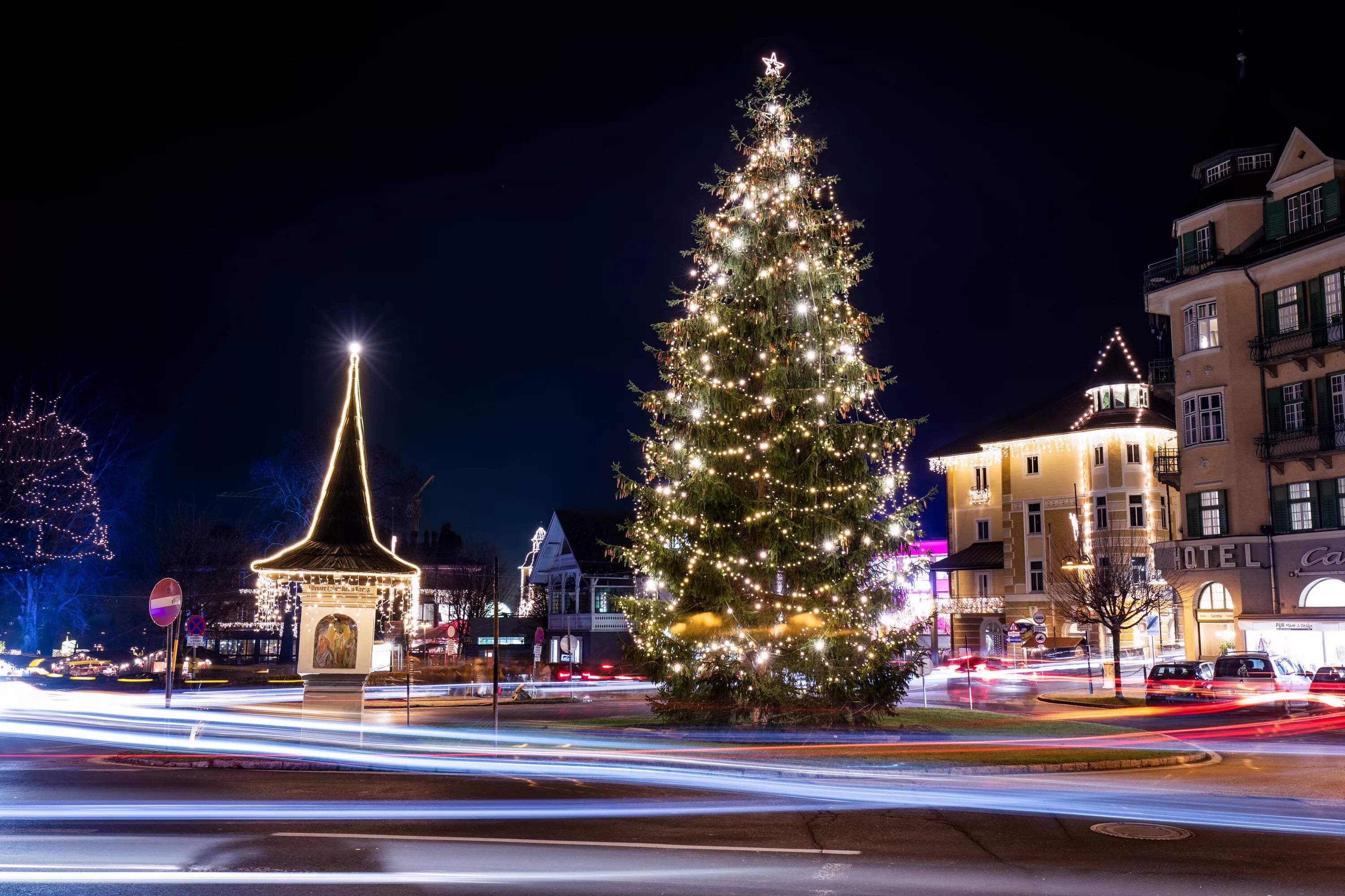 заволжье ульяновск. картинки нового города. тольятти панорама. красивая новогодняя елка. рождественский город.
