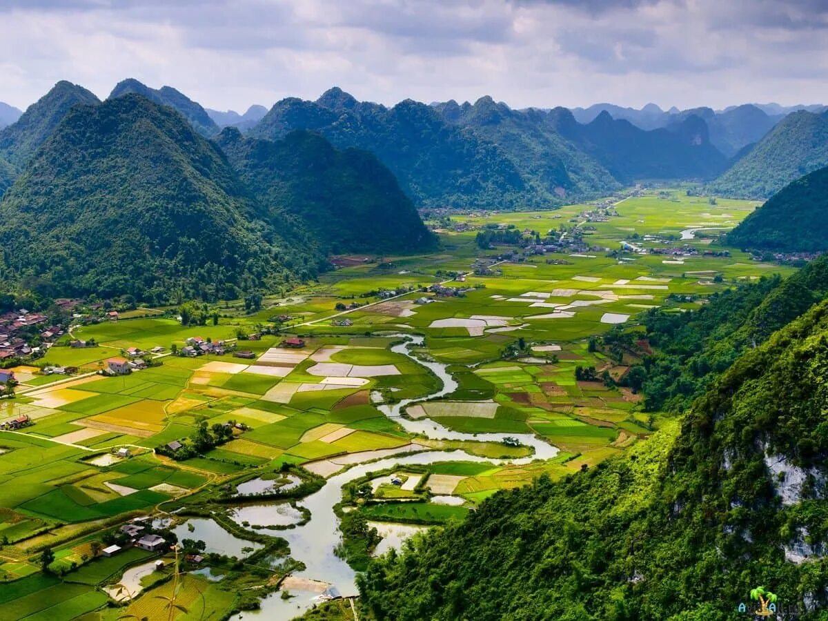 Нагорье юньнань вьетнам. Рельеф юго восточной азии кратко. Рельеф юго восточной азии. Рельеф юго восточной азии. Рельеф и полезные ископаемые юго восточной азии.