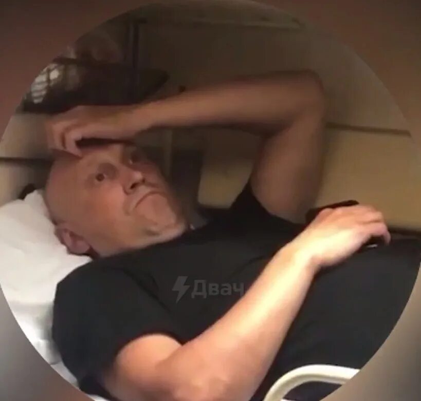 Пригожин самолет жив. Пригожин в поезде.