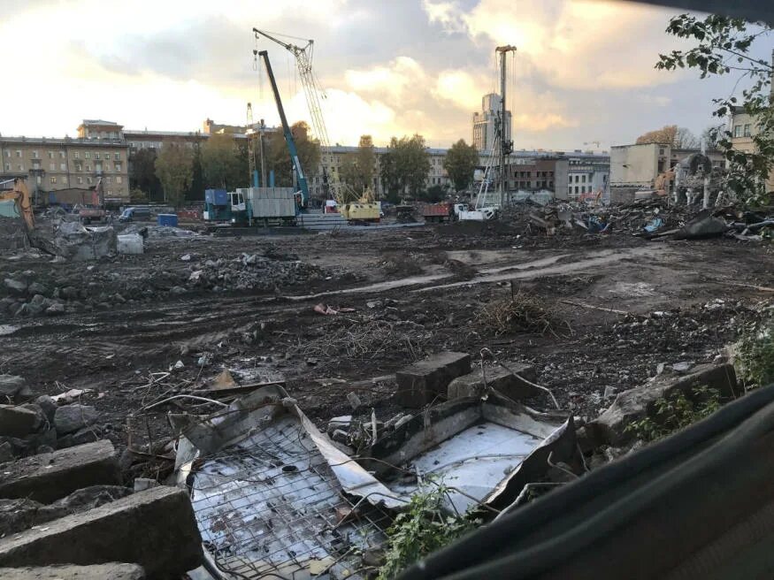 Снос строки. Снос завода. завод филикровля сносят. снесенные здания москвы. снесенные здания в петербурге.