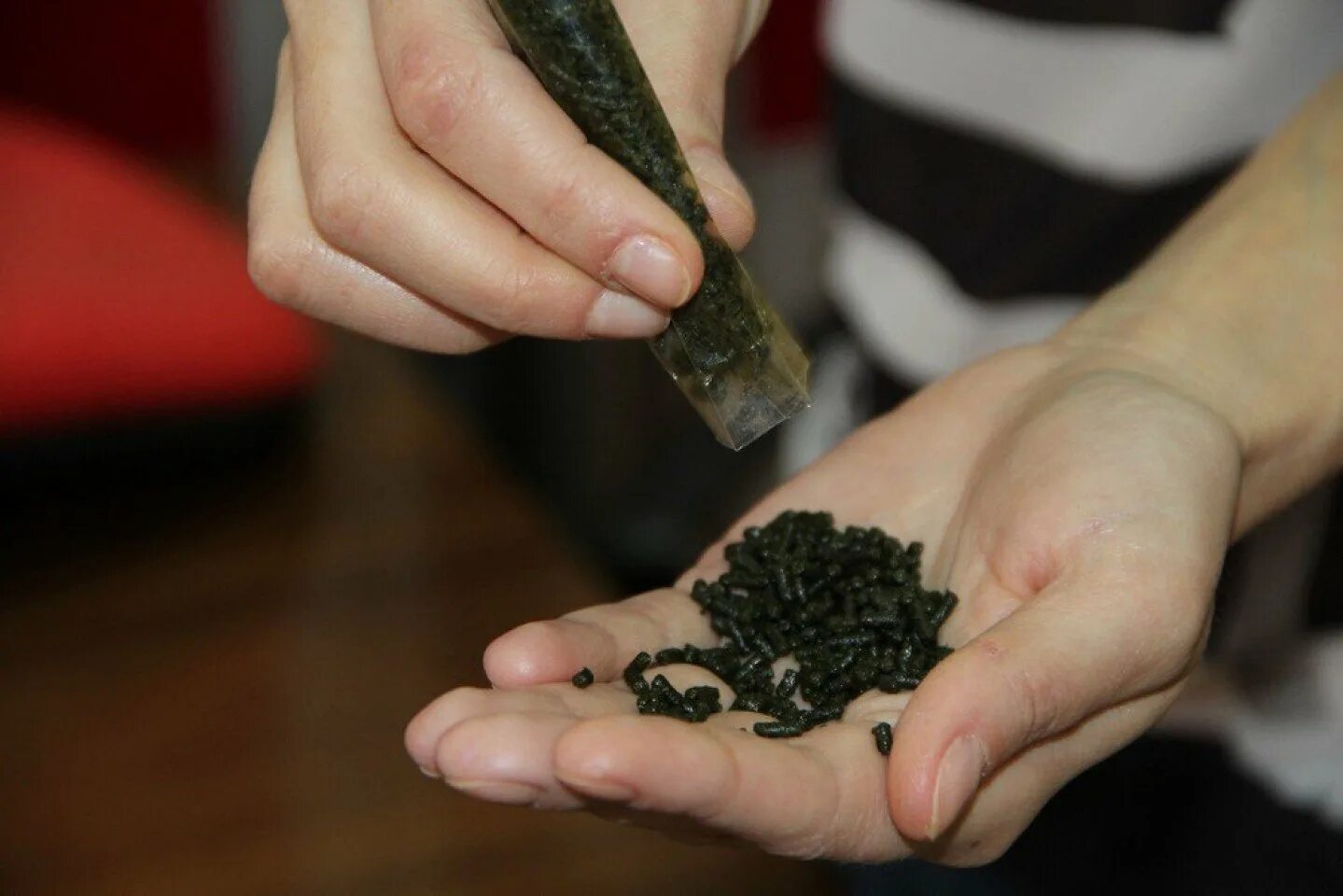 Насик про. Насвай в пакетике. Насвай в пакете. Шпак порошок. Шпак наркота.