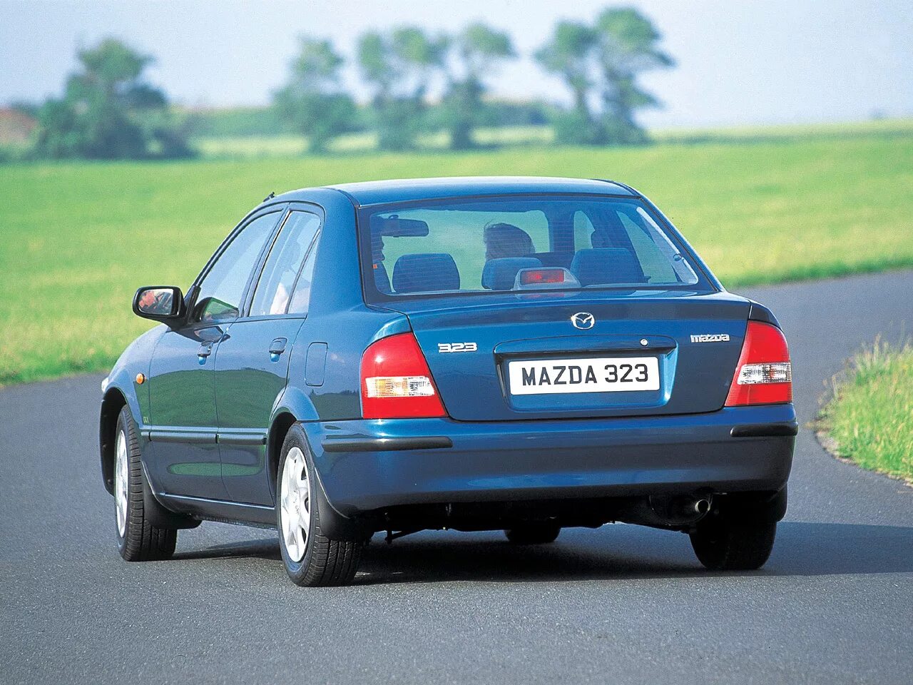 Mazda 323 ba седан. 5 1997. Мазда 323 bg хэтчбек. 5. Mazda 323 bj.