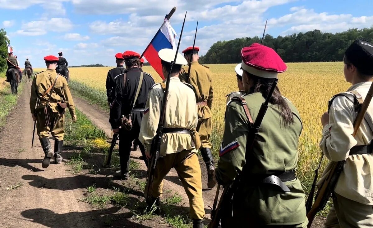 Военно историческая организация. Историческая реконструкция. Военно-историческая реконструкция. Казаки военно-историческая реконструкция. Военно-историческая реконструкция казаки дети.