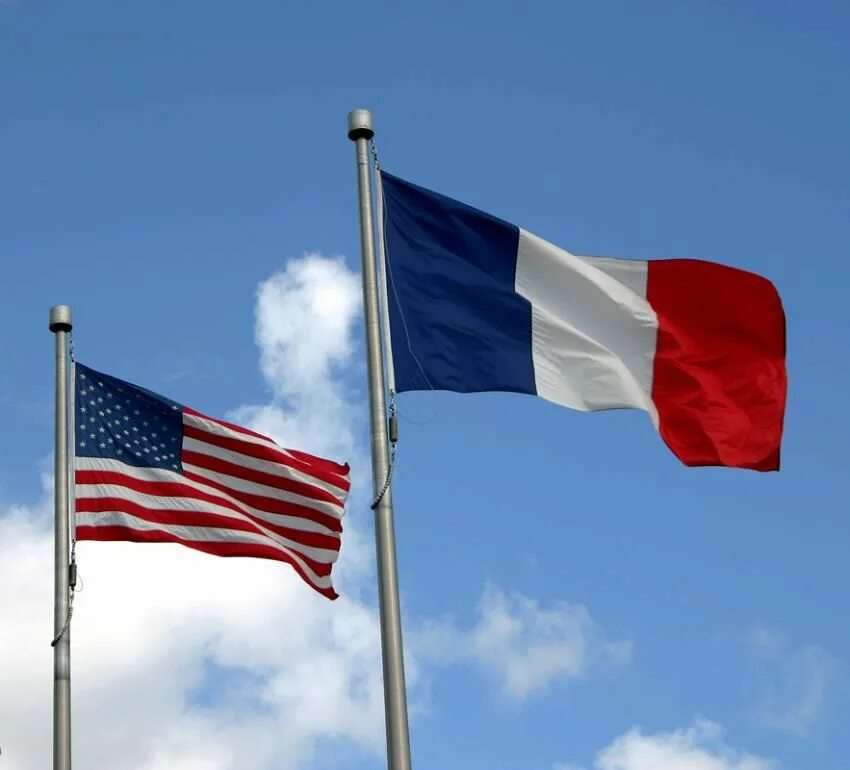 French americans. Франция и США. Флаг США И Франции. Сотрудничество Франции и США. Флаг США И Франции вместе.